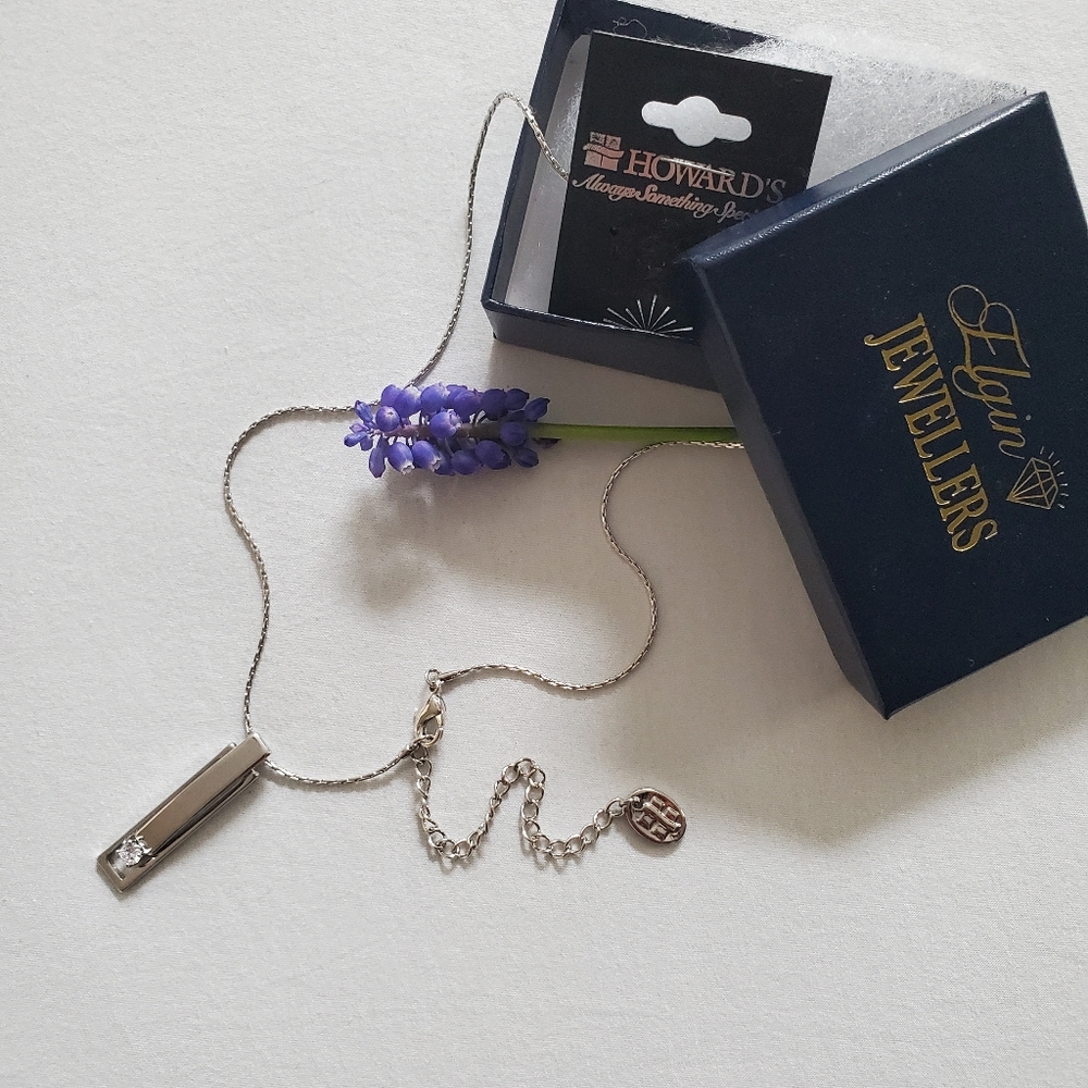 Linear Bar Pendant Necklace